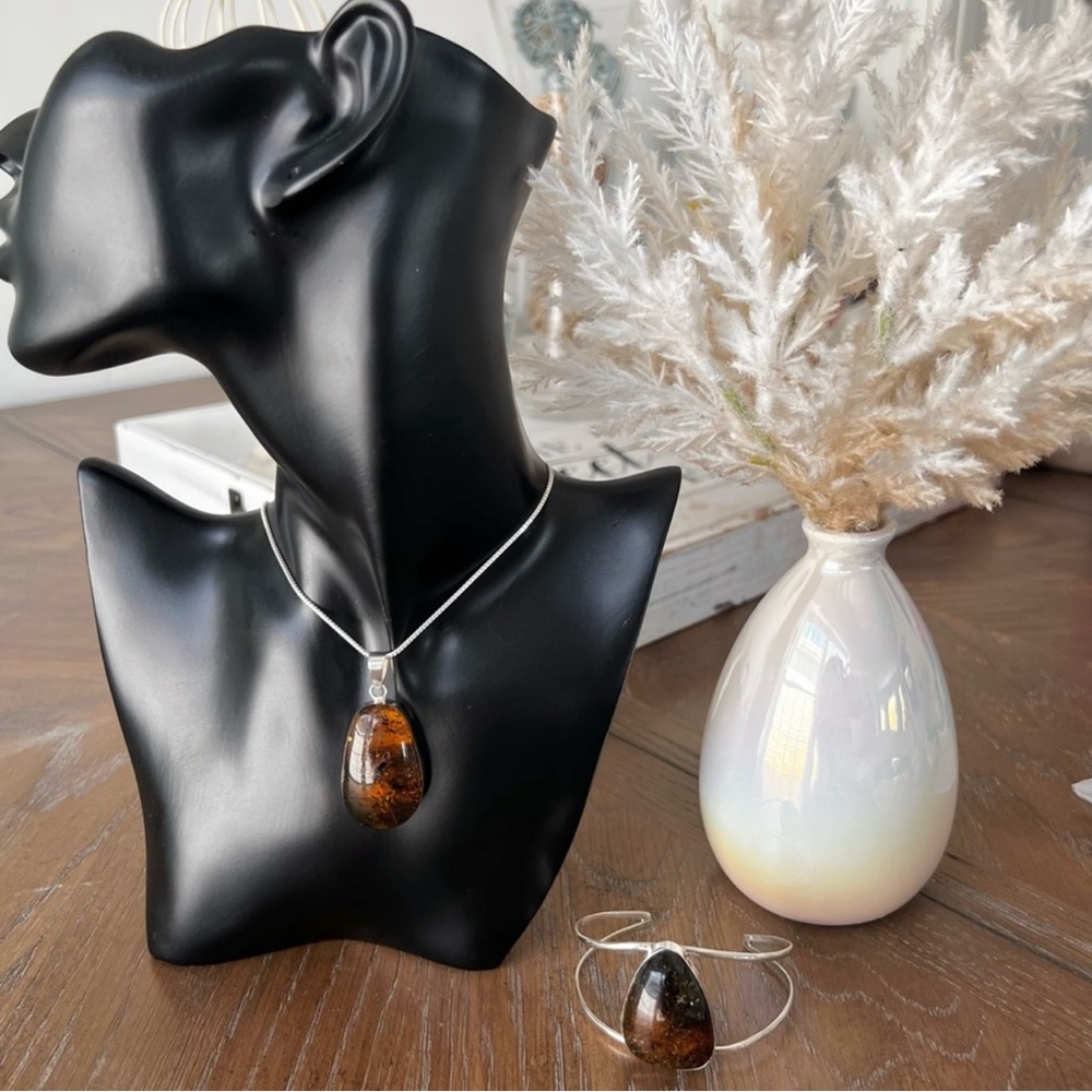 Elegant Amber Pendant Necklace and Bangle Bracelet Set